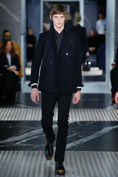 Look 40
